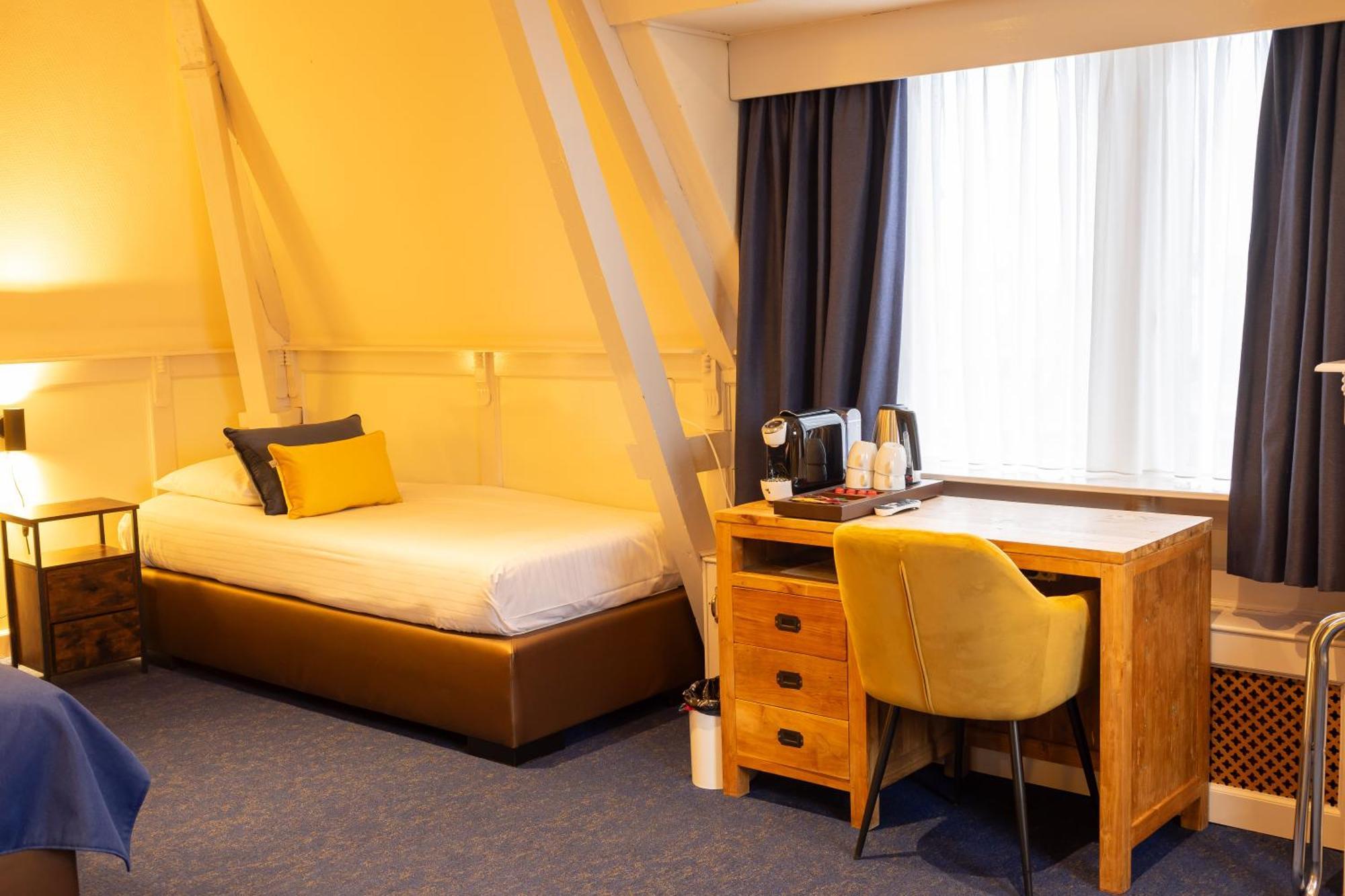Hotel De Gulden Leeuw Workum Esterno foto